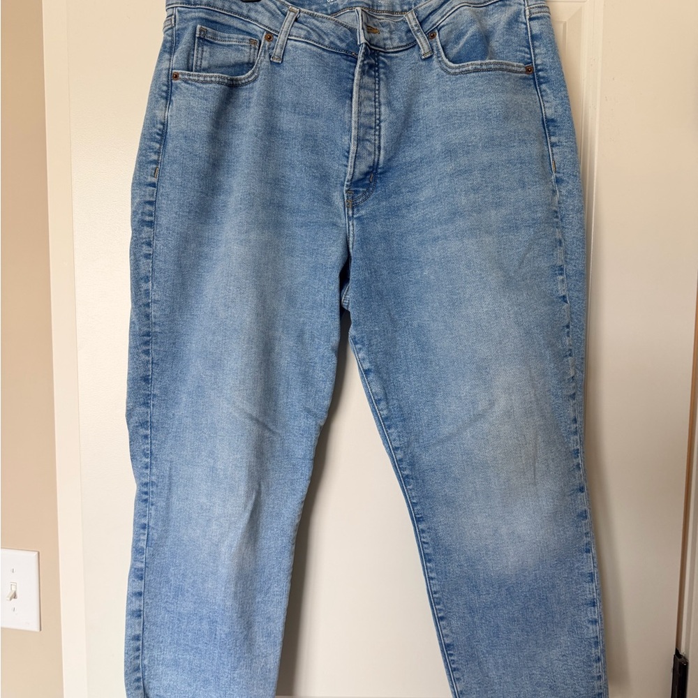 Old Navy woman’s OG straight raw edge, Relaxed Fit Light Blue Jeans